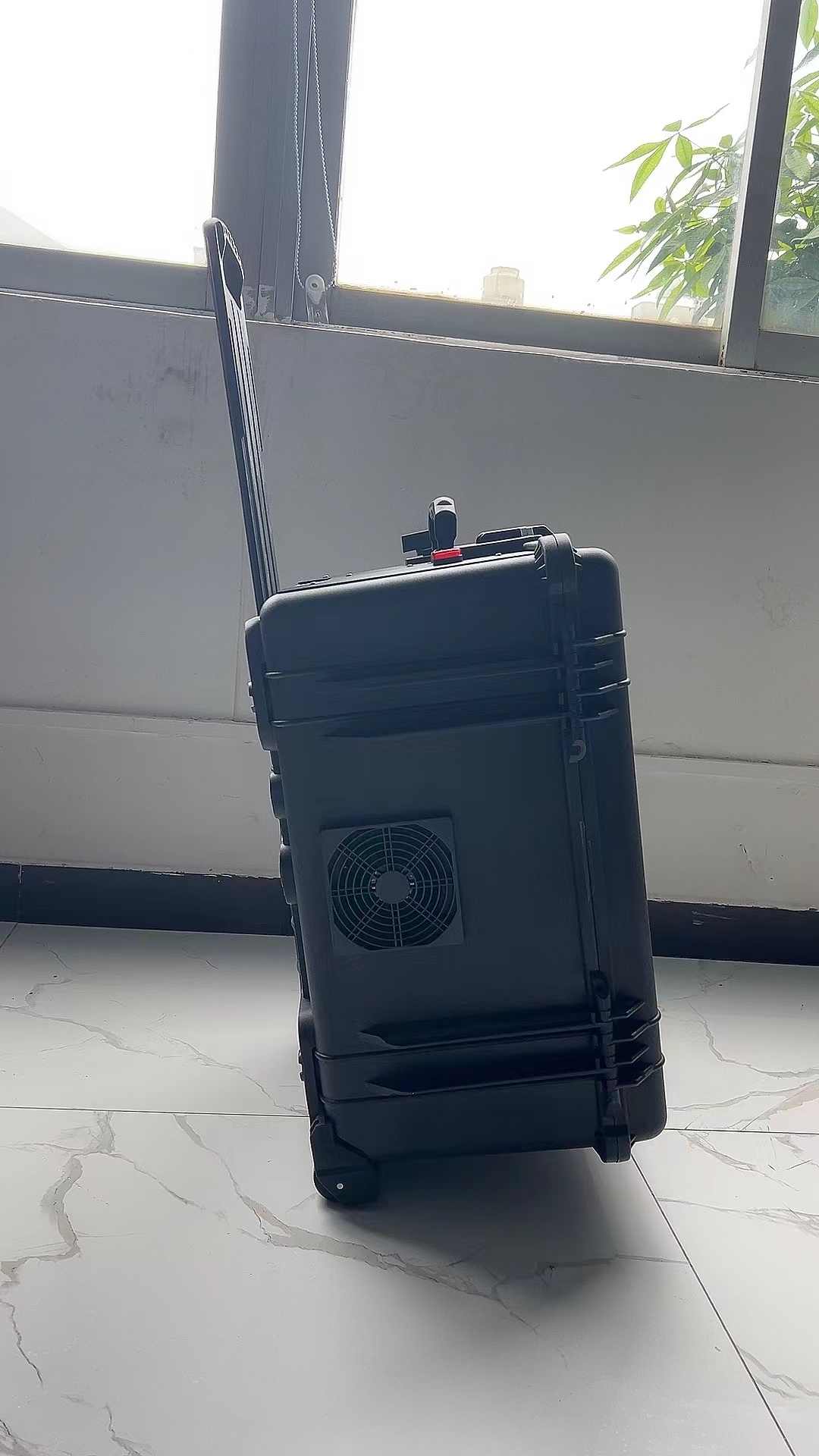 阳朔手拉箱型移动通信干扰器